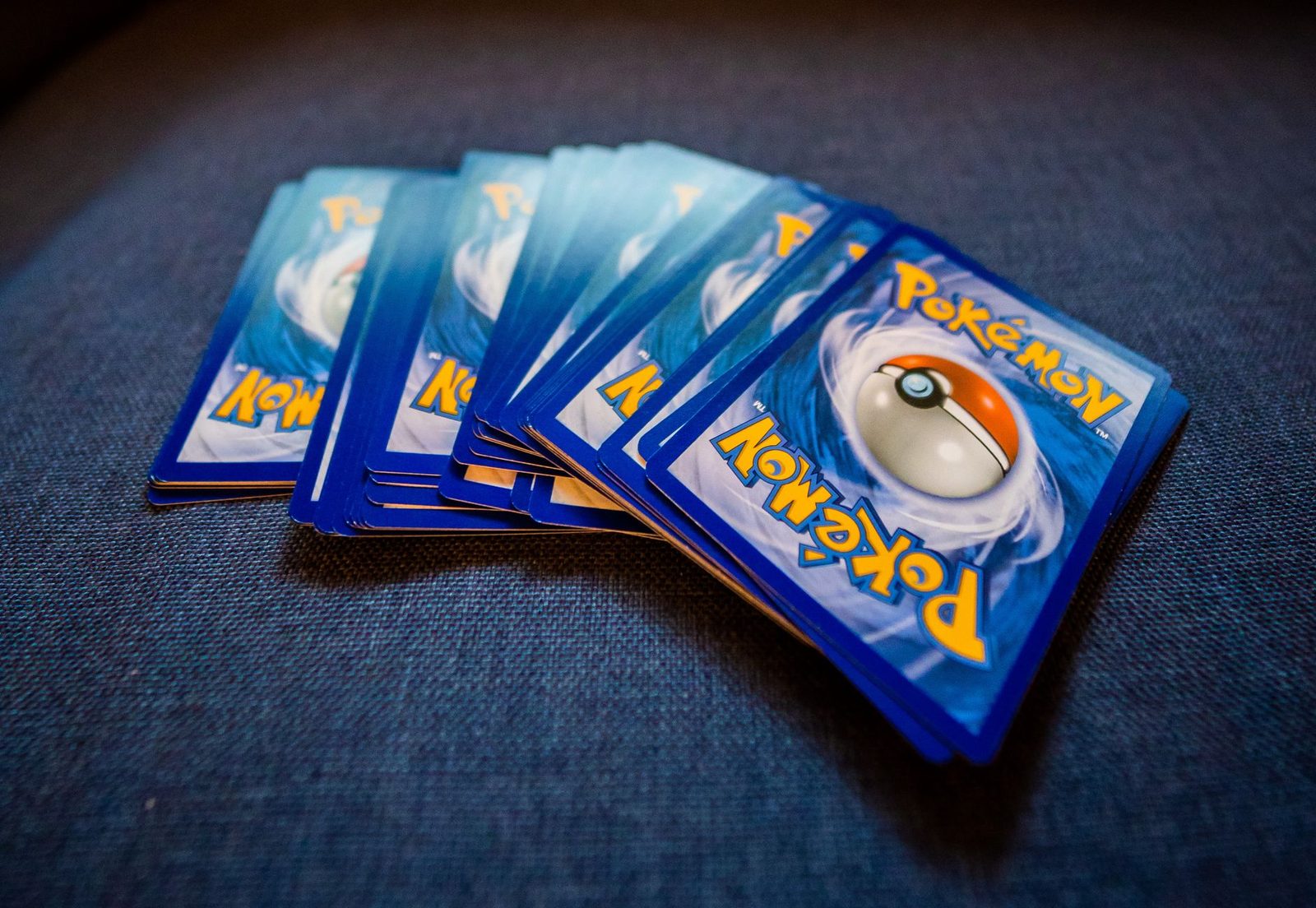 Page d'accueil du blog Yonkko avec le logo One Piece Card Game et une image de deck de cartes